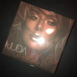 Huda Beauty 3D Highlighter Palette